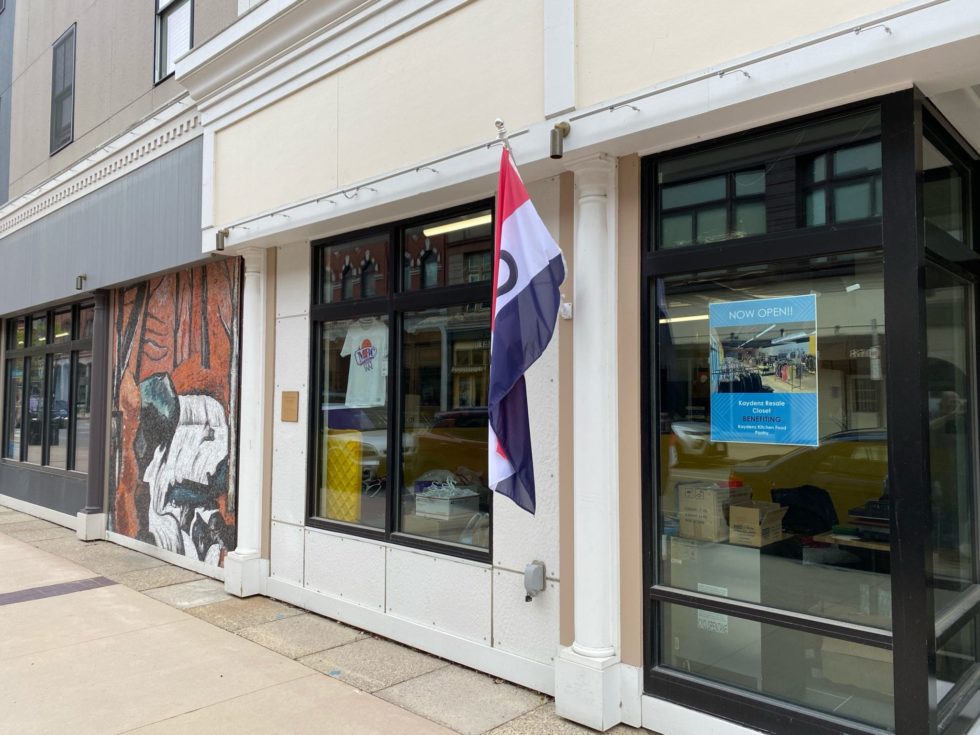 Lewiston Celebrates Opening of Kaydenz Resale Closet with Ribbon