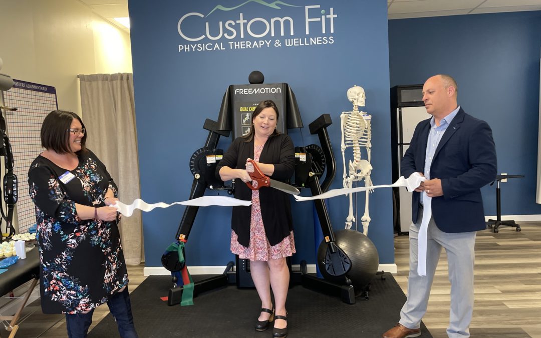 Auburn Celebrates the Opening of Custom Fit Physical Therapy & Wellness with Ribbon Cutting